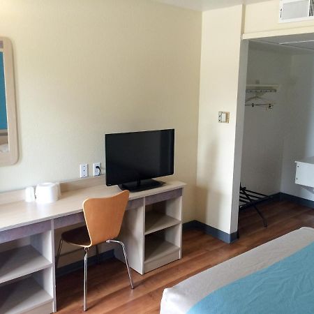 Motel 6 Fredericksburg, Va - North Экстерьер фото