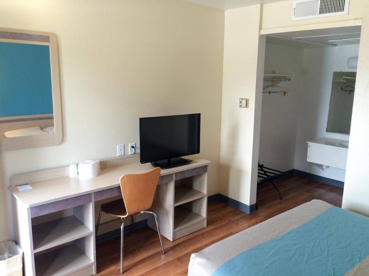 Motel 6 Fredericksburg, Va - North Экстерьер фото