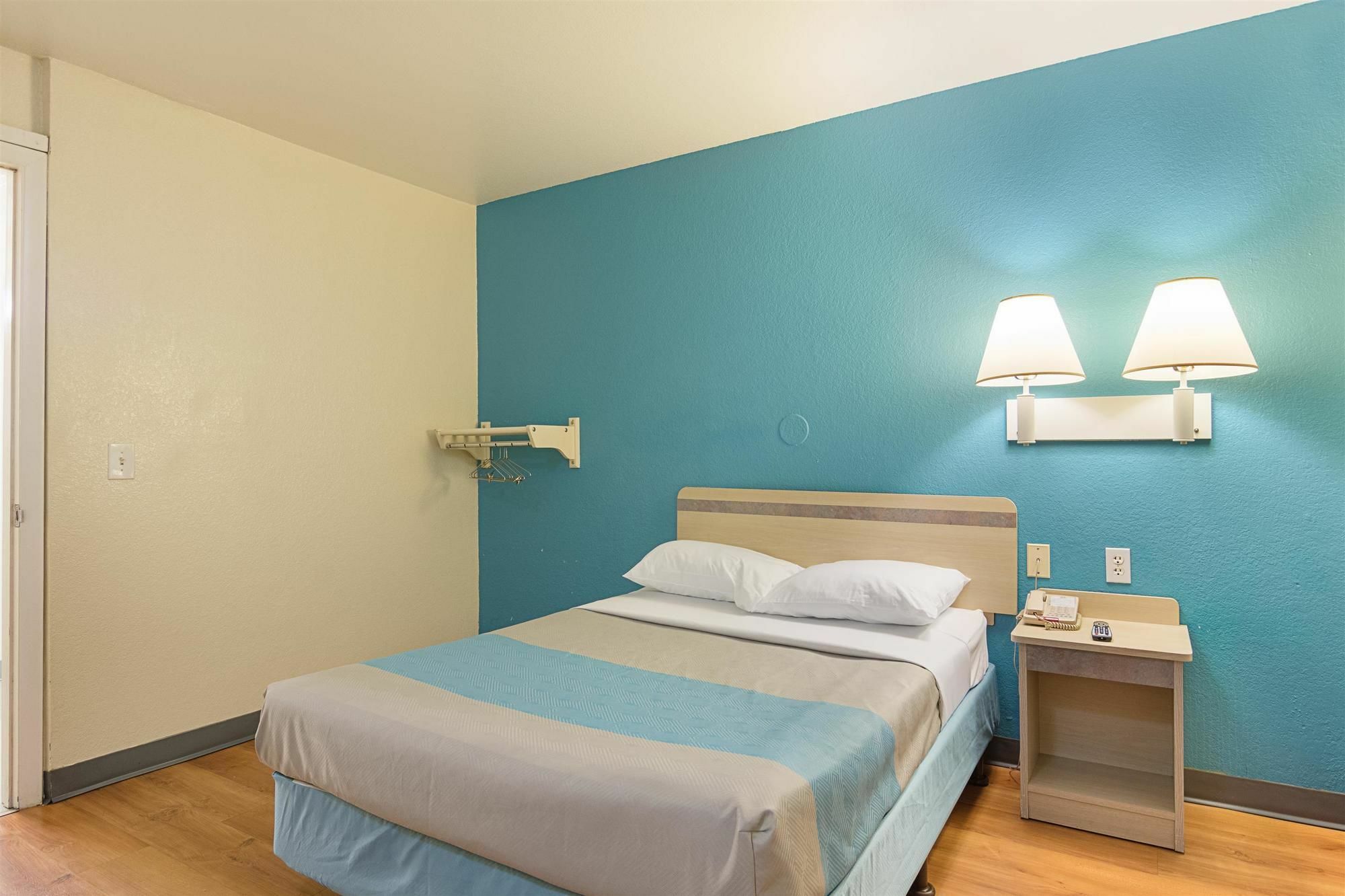 Motel 6 Fredericksburg, Va - North Экстерьер фото