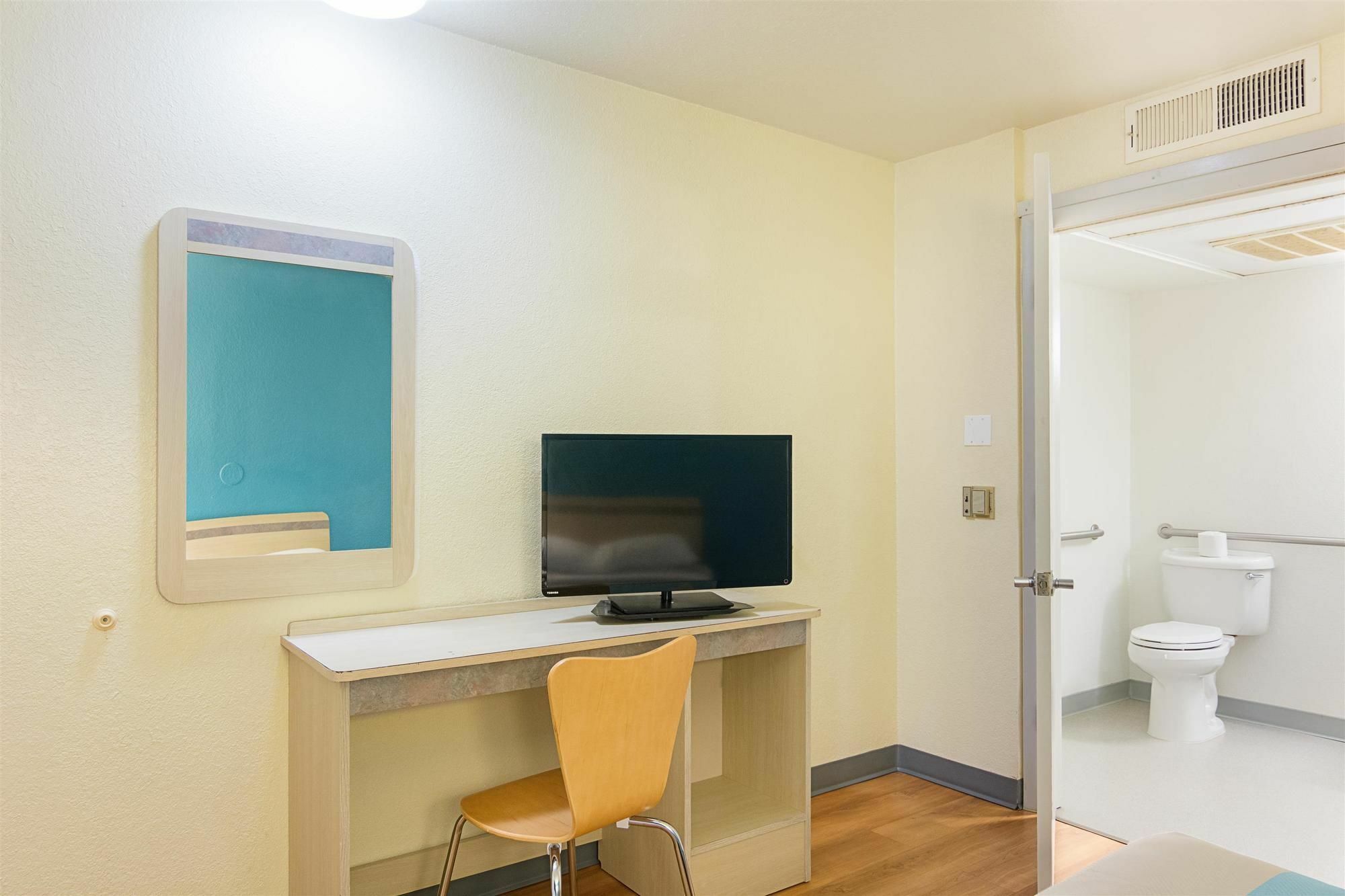Motel 6 Fredericksburg, Va - North Экстерьер фото